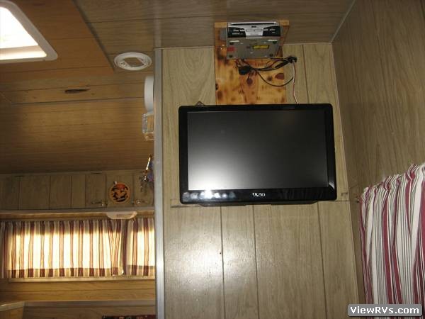 1971 Aristocrat LoLiner 16 travel trailer