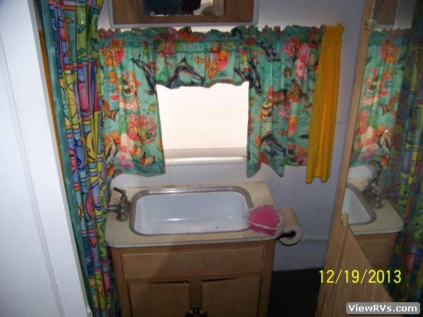 1960 Avion Travel Trailer Holiday 24' (A)