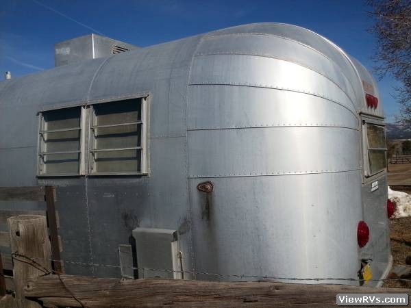 1963 Avion Travelcader 27 RV Trailer