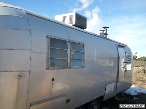 1963 Avion Travelcader 27 RV Trailer