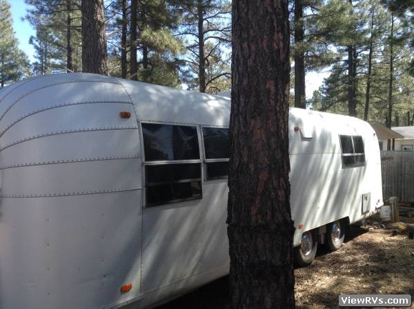 1969 Avion Travelcader 28 Trailer