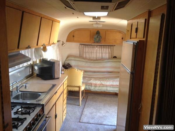 1969 Avion Travelcader 28 Trailer