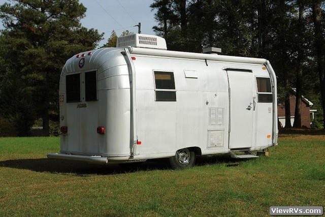 1970 Avion Trailer Suntrail Sports Special 19' (A)