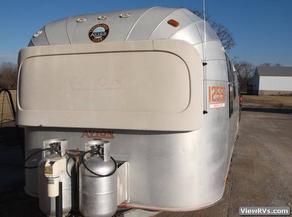 1972 Avion Travel Trailer Voyageur 25' (C)