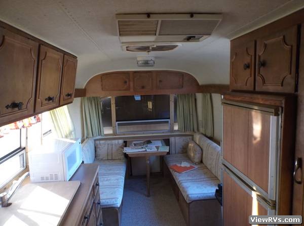 1972 Avion Travel Trailer Voyageur 25' (C)