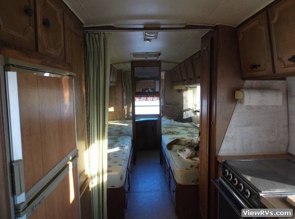 1972 Avion Travel Trailer Voyageur 25' (C)