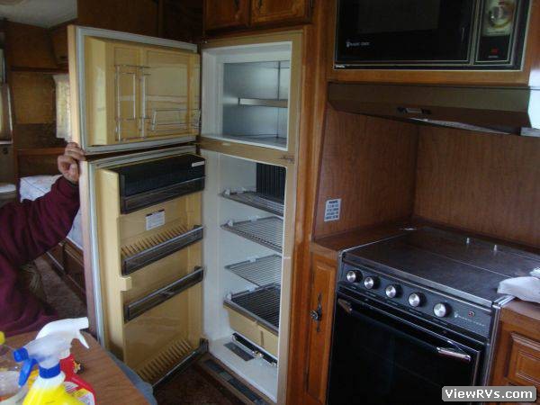 1981 Avion Travel Trailer 34V 34' (A)