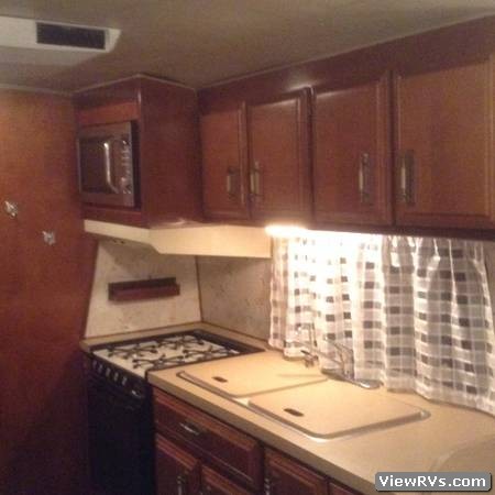 1985 Avion 30R 30' Travel Trailer (A)