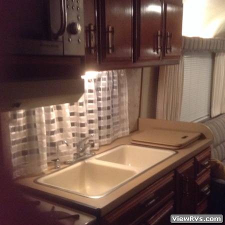 1985 Avion 30R 30' Travel Trailer (A)