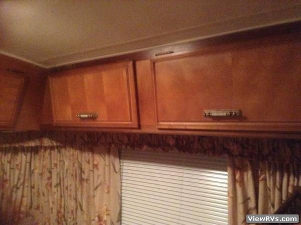 1985 Avion 30R 30' Travel Trailer (A)