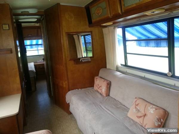 1986 Avion Trailer 32' (B)