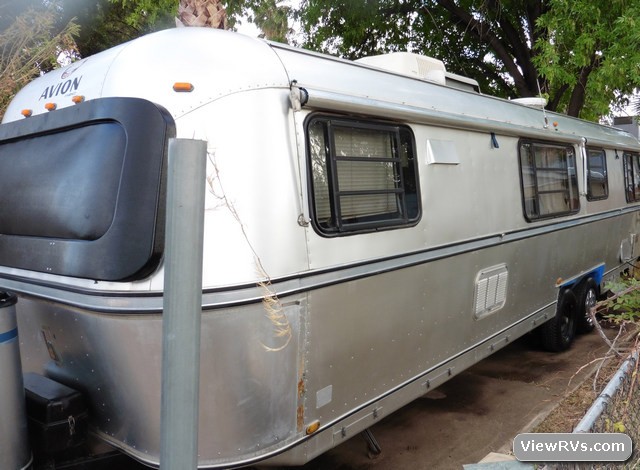 1986 Avion Travel Trailer 32S Front Kitchen