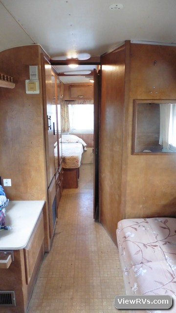 1986 Avion Travel Trailer 32S Front Kitchen