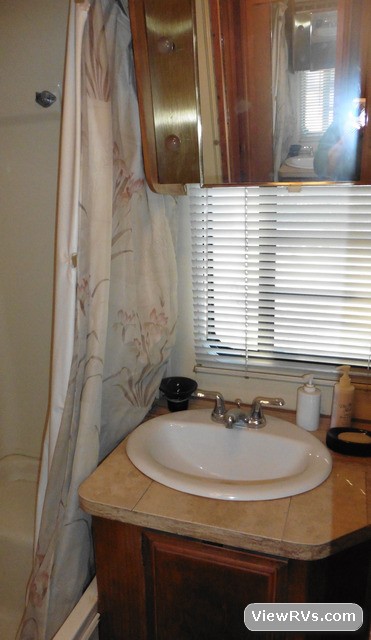1986 Avion Travel Trailer 32S Front Kitchen