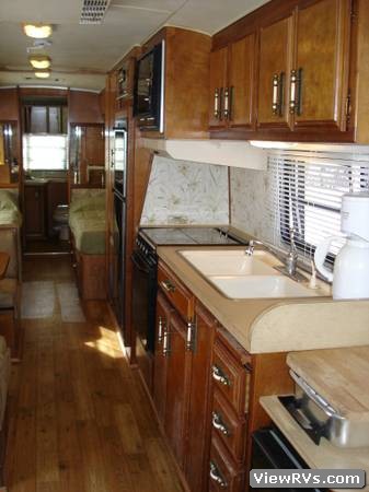 1986 Avion Travel Trailer 34V (B)