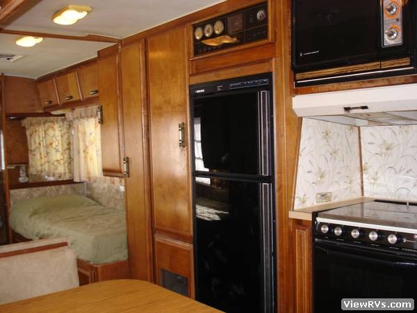 1986 Avion Travel Trailer 34V (B)