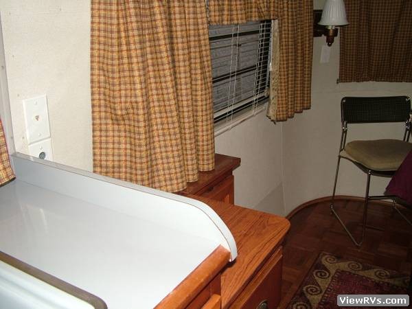 1988 Avion Travel Trailer 30P (A)