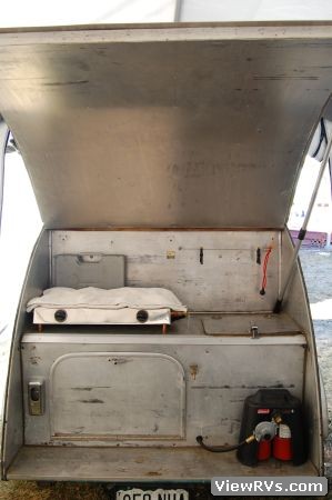 1946 Kit Manufacturing Teardrop Travel Trailer (A)