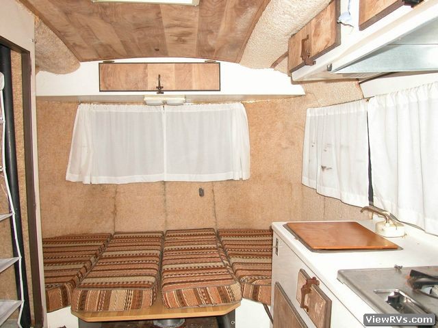 1984 Perris Valley Perris Pacer 13' Travel Trailer (A)