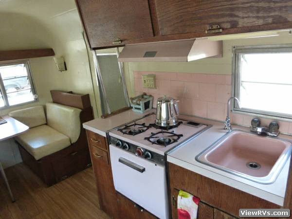 1964 Silver Streak Sabre 19 Trailer