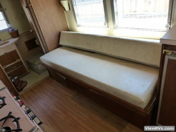 1964 Silver Streak Sabre 19 Trailer