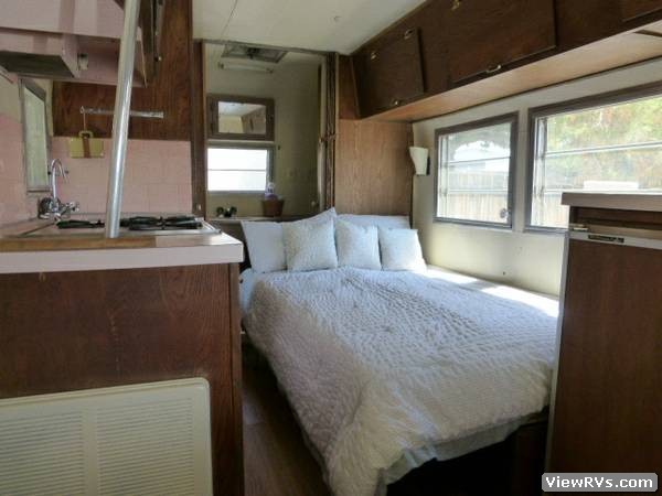 1964 Silver Streak Sabre 19 Trailer