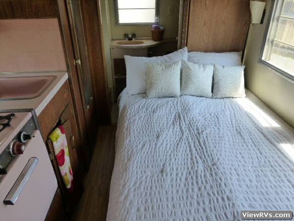 1964 Silver Streak Sabre 19 Trailer