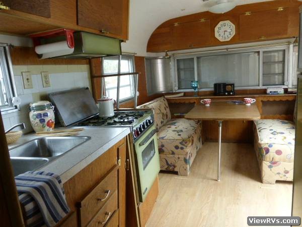 1967 Silver Streak Atlas 26' Travel Trailer (A)