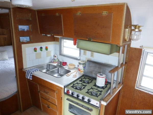 1967 Silver Streak Atlas 26' Travel Trailer (A)