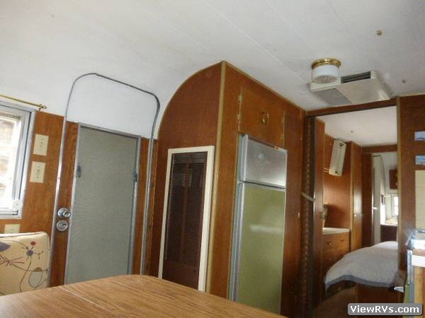1967 Silver Streak Atlas 26' Travel Trailer (A)