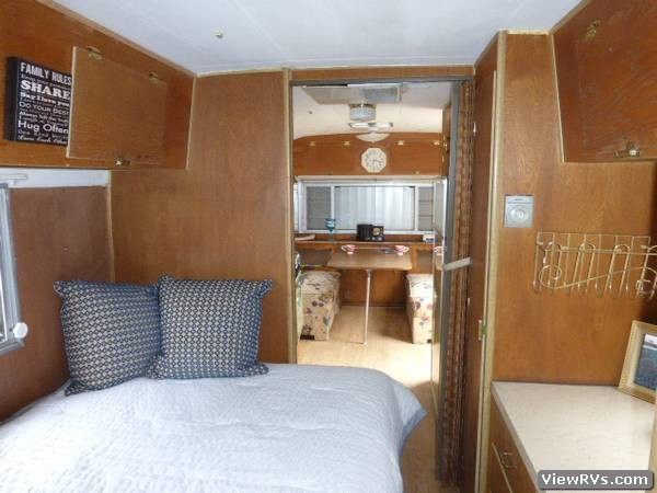 1967 Silver Streak Atlas 26' Travel Trailer (A)
