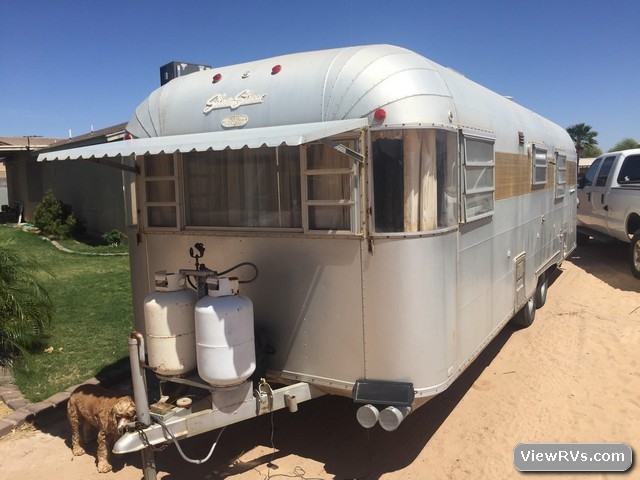 1968 Silver Streak Rocket Deluxe 28' Travel Trailer