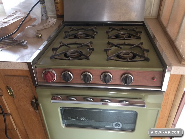 1968 Silver Streak Rocket Deluxe 28' Travel Trailer