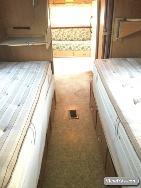 1968 Silver Streak Rocket Deluxe 28' Travel Trailer