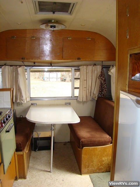 1969 Silver Streak Sabre 23' Travel Trailer (A)