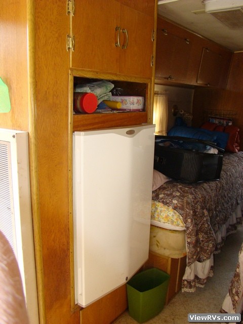 1969 Silver Streak Sabre 23' Travel Trailer (A)
