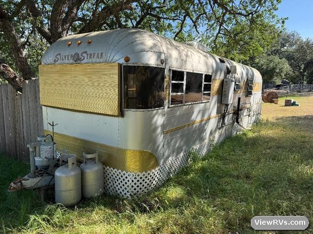 1973 Silver Streak Saturn Continental 32' travel trailer