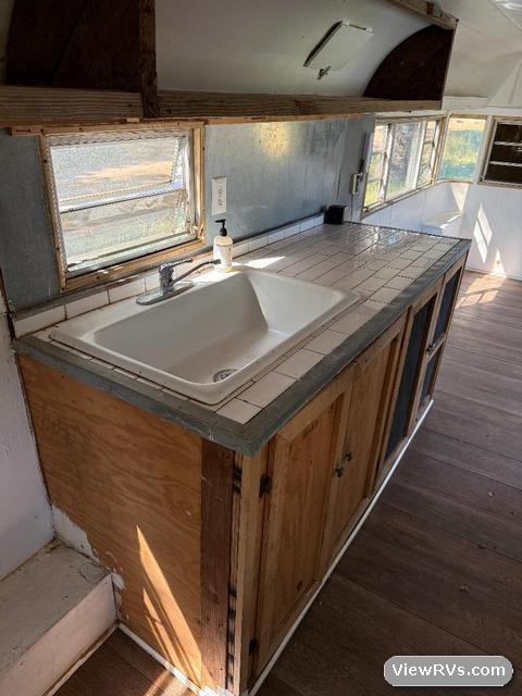 1973 Silver Streak Saturn Continental 32' travel trailer