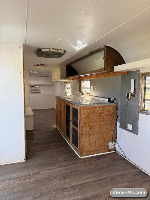 1973 Silver Streak Saturn Continental 32' travel trailer