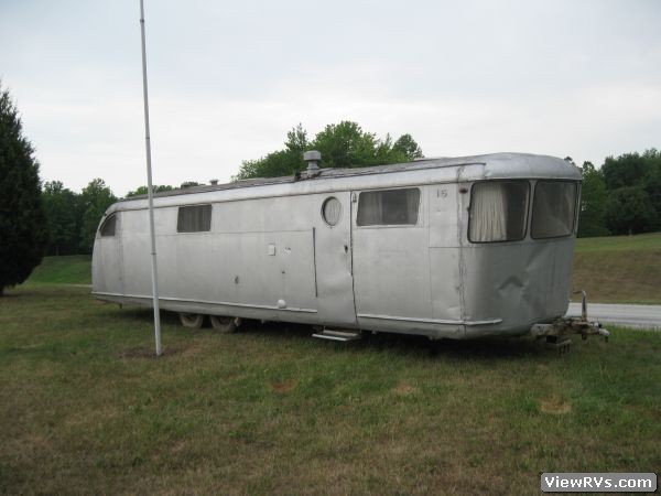 1949 Spartan Royal Mansion Travel Trailer (A)
