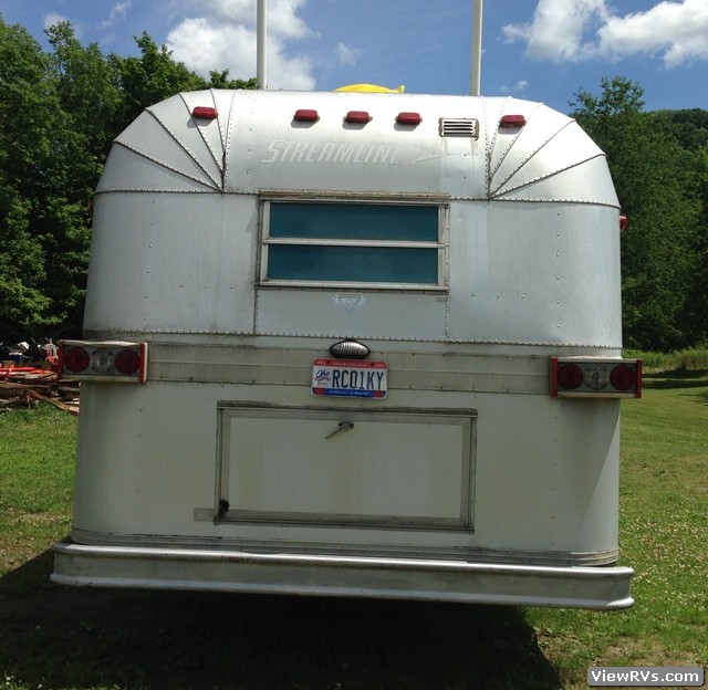 1973 Streamline Imperial 33' Travel Trailer