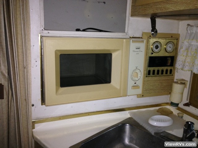 1973 Streamline Imperial 33' Travel Trailer